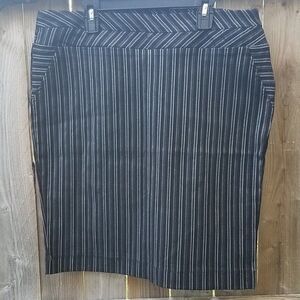 Small Women's Black & White Pinstripe Skirt by Mixxed 26